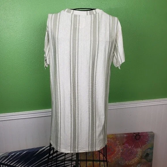 Chaser Women's Grey White Vertical Stripe Long Tunic Top Size Medium - Picture 7 of 8